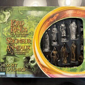 Lord of the Rings: The Fellowship of the Ring Chess Set | Hasbro/Parker Brothers